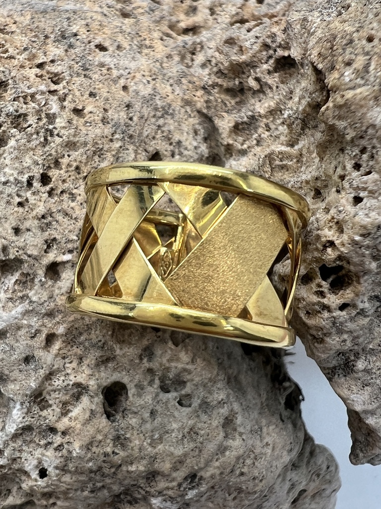 Anillo de oro